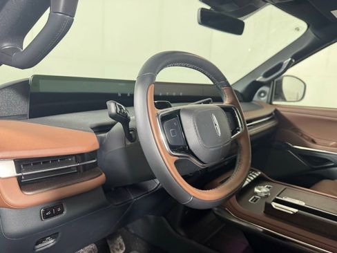 New 2025 Lincoln Navigator L Reserve AWD/4WD image 35