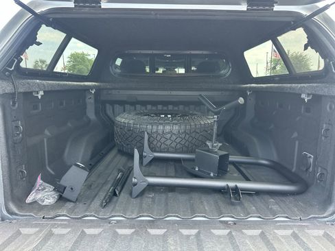 Used 2024 GMC Canyon AT4X w/ AT4X AEV Edition AWD/4WD image 32