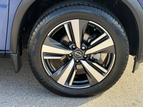 Certified 2023 Nissan Rogue Platinum FWD image 9