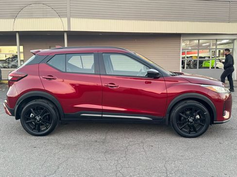 Used 2024 Nissan Kicks SR image 4