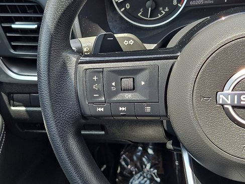 Used 2023 Nissan Rogue SV FWD image 18