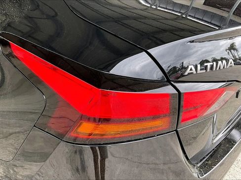 Used 2025 Nissan Altima 2.5 SR image 20