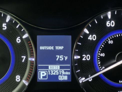 Used 2017 INFINITI QX80 4WD w/ Driver Assistance Package image 19