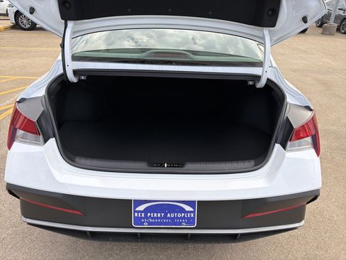 New 2026 Hyundai Elantra SE w/ Cargo Package image 24
