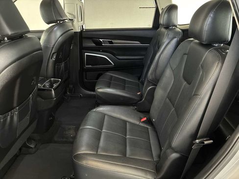 Used 2022 Kia Telluride EX w/ EX Premium Package image 25