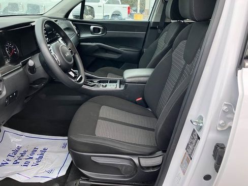 Used 2023 Kia Sorento LX image 14