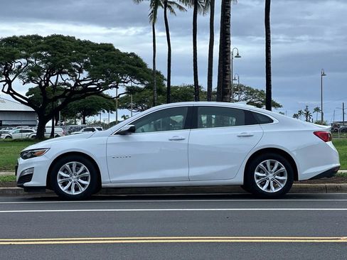 Used 2025 Chevrolet Malibu LT image 2