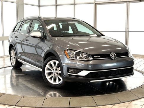 Used 2017 Volkswagen Golf Alltrack AWD/4WD image 1