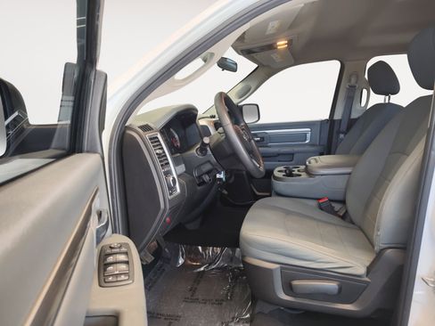 Used 2020 RAM 1500 Classic SLT AWD/4WD image 20