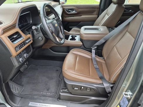 Used 2023 Chevrolet Suburban High Country AWD/4WD image 25