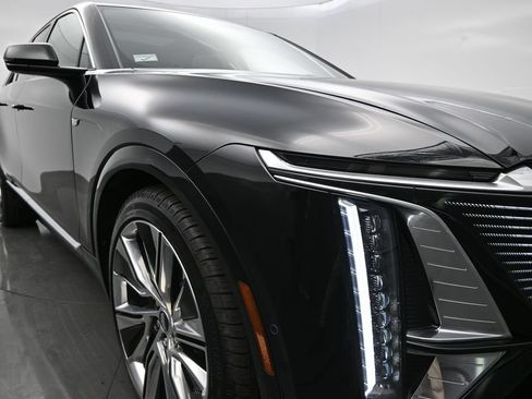 Used 2026 Cadillac Lyriq Signature Luxury w/ Nappa Leather Package AWD/4WD image 37
