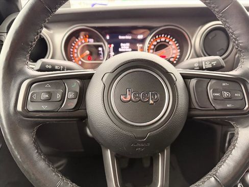 Used 2023 Jeep Gladiator Sport image 15