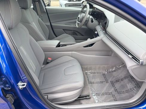 Used 2024 Hyundai Elantra SEL w/ Convenience Package image 28
