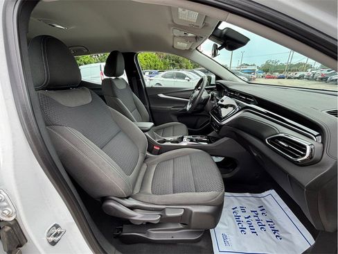 Used 2023 Chevrolet Bolt EUV LT FWD image 36