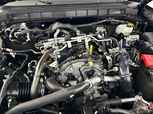 Used 2025 Ford Bronco Big Bend image 34