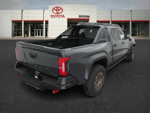 Used 2025 Toyota Tacoma Trailhunter image 16