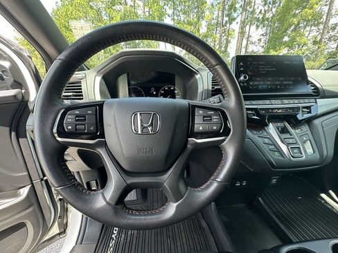 Used 2025 Honda Odyssey Sport-L image 11
