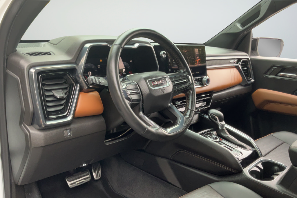 Used 2024 GMC Canyon AT4 w/ AT4 Premium Package AWD/4WD image 26