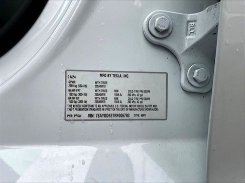 Used 2024 Tesla Model Y Long Range AWD/4WD image 18