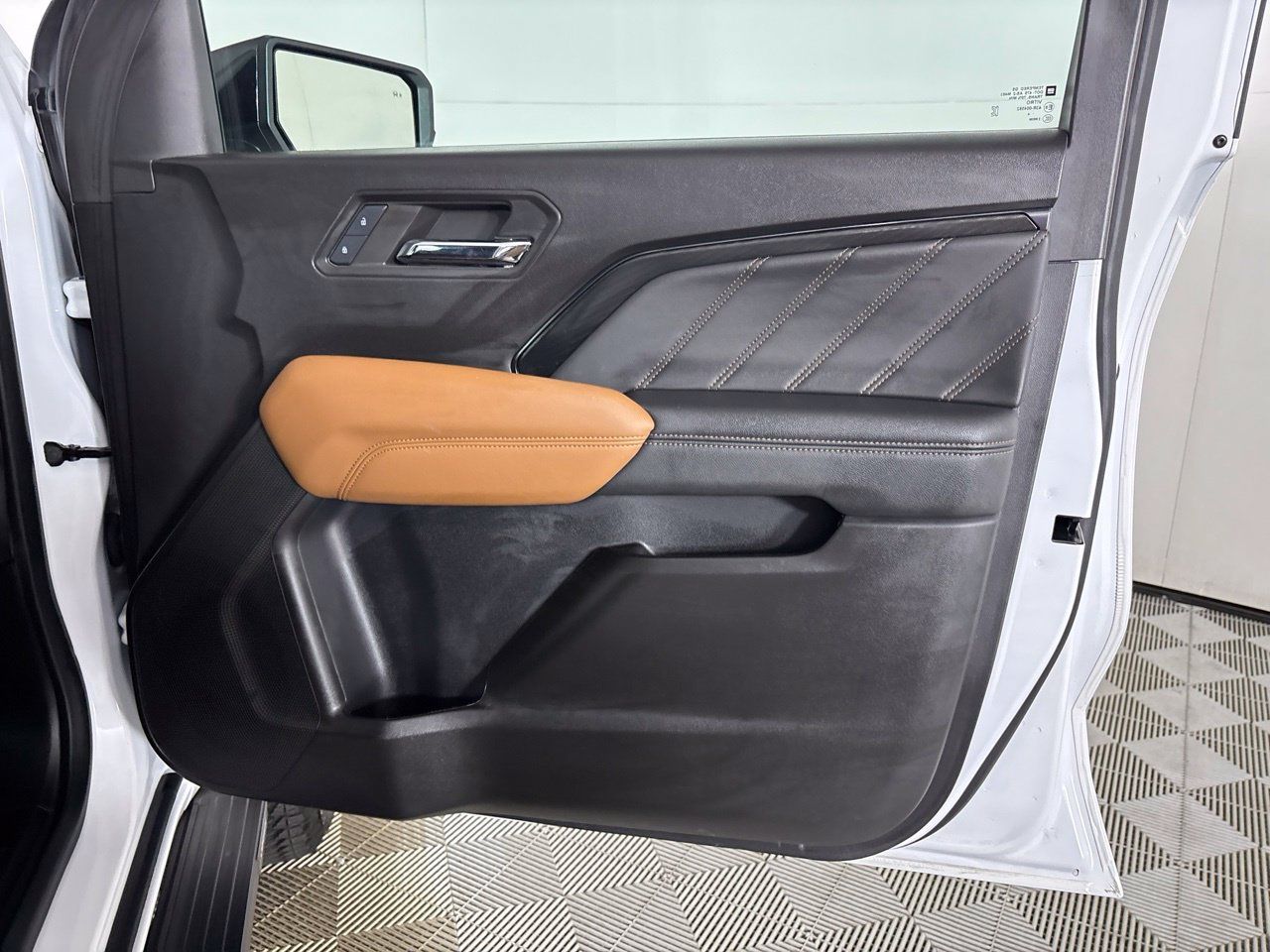 Used 2024 GMC Canyon AT4 w/ Technology Package AWD/4WD image 27