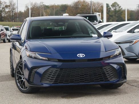 New 2026 Toyota Camry SE image 16