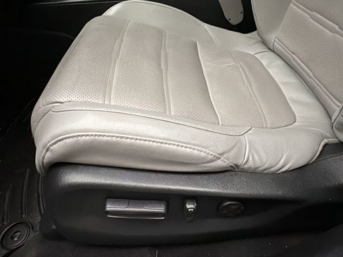 Certified 2017 Honda CR-V Touring image 17