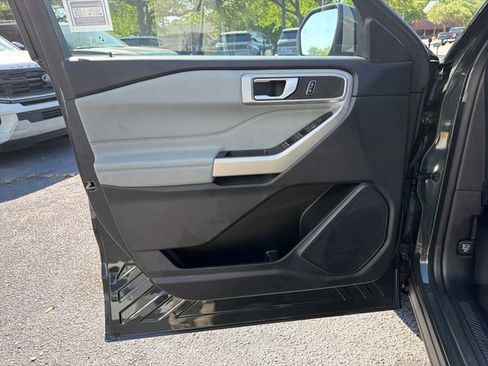 Used 2023 Ford Explorer XLT w/ Equipment Group 202A image 13