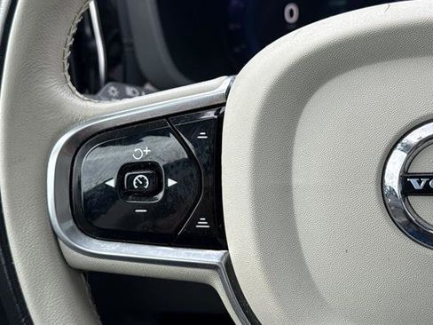 Certified 2023 Volvo XC60 B6 Ultimate w/ Protection Package Premier image 28