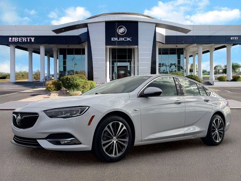 Used 2019 Buick Regal Essence w/ Driver Confidence Package I FWD image 5