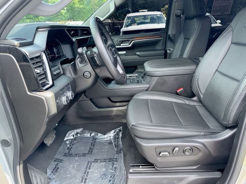 Used 2025 GMC Sierra 1500 Denali AWD/4WD image 13