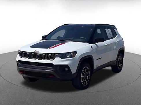 Used 2025 Jeep Compass Trailhawk AWD/4WD image 7
