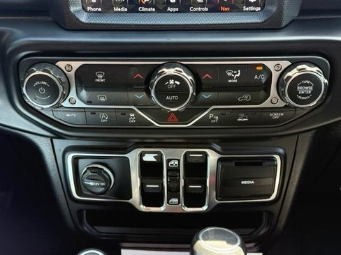 Used 2020 Jeep Gladiator Overland AWD/4WD image 25