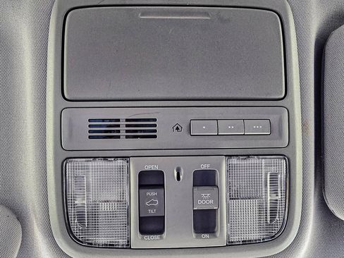 Used 2019 Honda CR-V Touring image 30