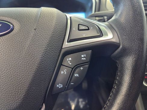 Used 2017 Ford Fusion SE w/ Fusion SE Technology Package image 21