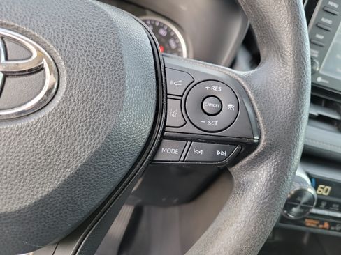 Used 2022 Toyota RAV4 XLE w/ Convenience Package FWD image 24