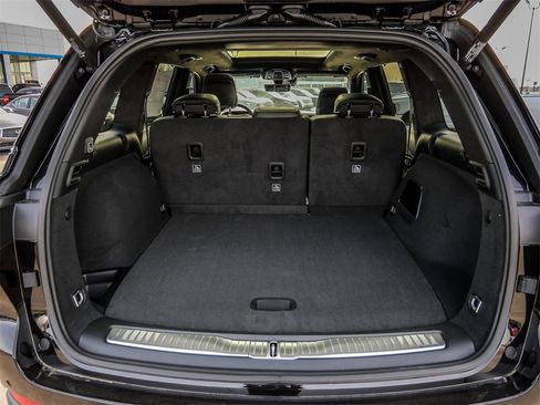 New 2026 Jeep Grand Cherokee Summit image 12