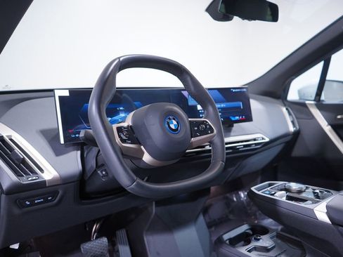 Used 2024 BMW iX xDrive50 image 6