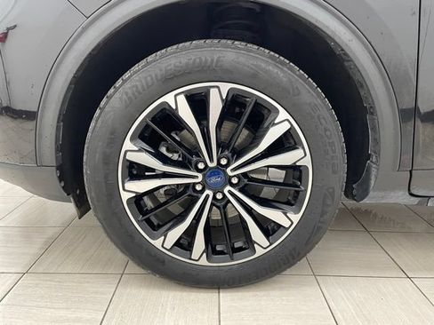 Used 2022 Ford Escape SE w/ SE Sport Appearance Package AWD/4WD image 11