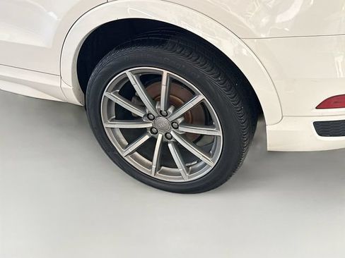 Used 2018 Audi Q3 2.0T Premium Plus w/ Premium Plus Package AWD/4WD image 33
