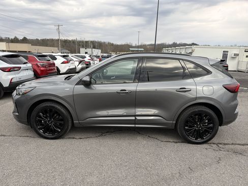 Used 2023 Ford Escape ST-Line Elite AWD/4WD image 10