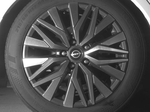 Used 2025 Nissan Altima 2.5 SV FWD image 15
