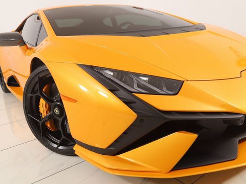 Used 2023 Lamborghini Huracan Tecnica image 22
