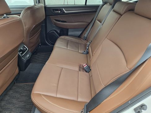 Used 2018 Subaru Outback 3.6R Touring w/ Popular Package #3 image 12