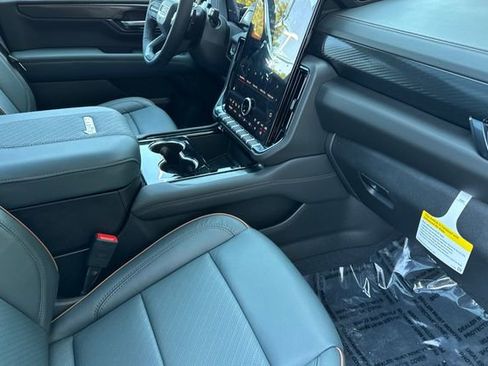 New 2026 GMC Yukon AT4 w/ AT4 Premium Plus Package AWD/4WD image 20