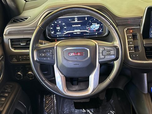 Used 2023 GMC Yukon XL SLT AWD/4WD image 18