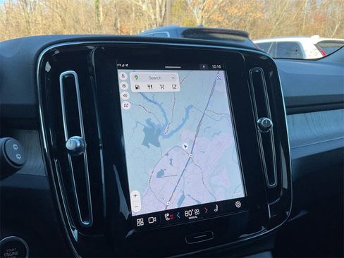 Certified 2023 Volvo XC40 B5 Ultimate w/ Protection Package Premier image 27