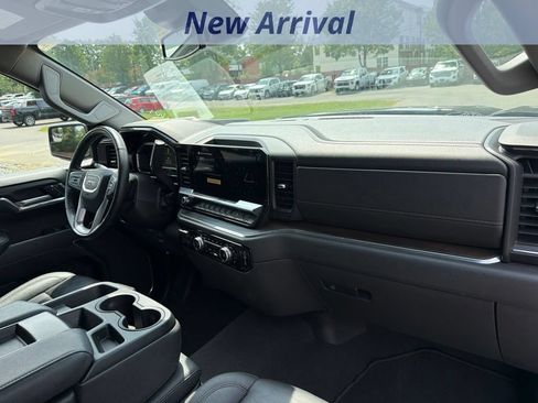 Used 2025 GMC Sierra 1500 SLT AWD/4WD image 3