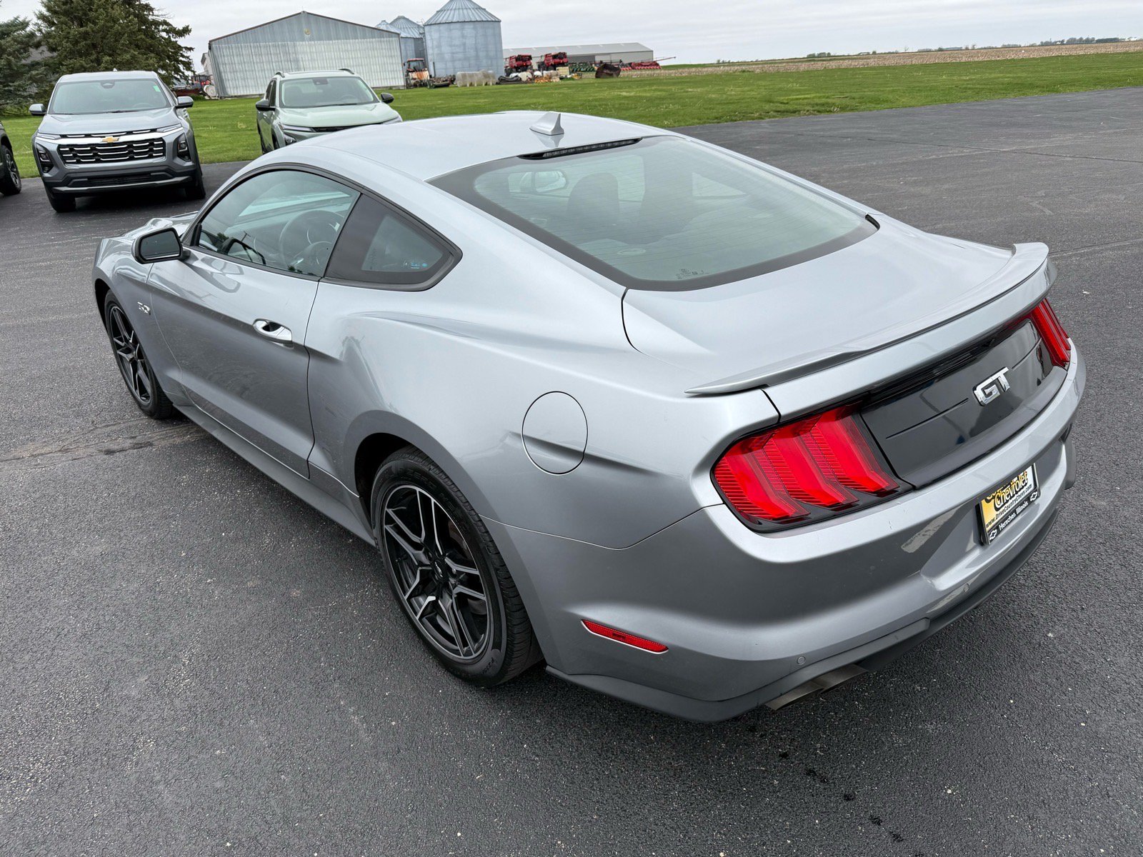Used 2022 Ford Mustang GT RWD image 3