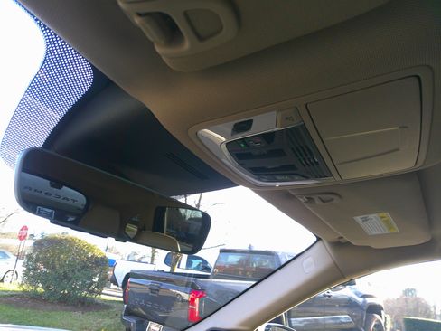 Used 2025 Acura MDX SH-AWD w/ Technology Package image 28