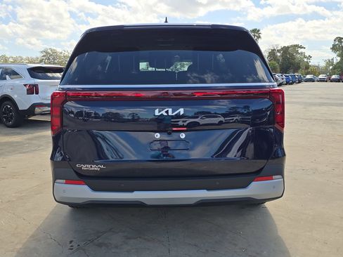 New 2026 Kia Carnival image 7